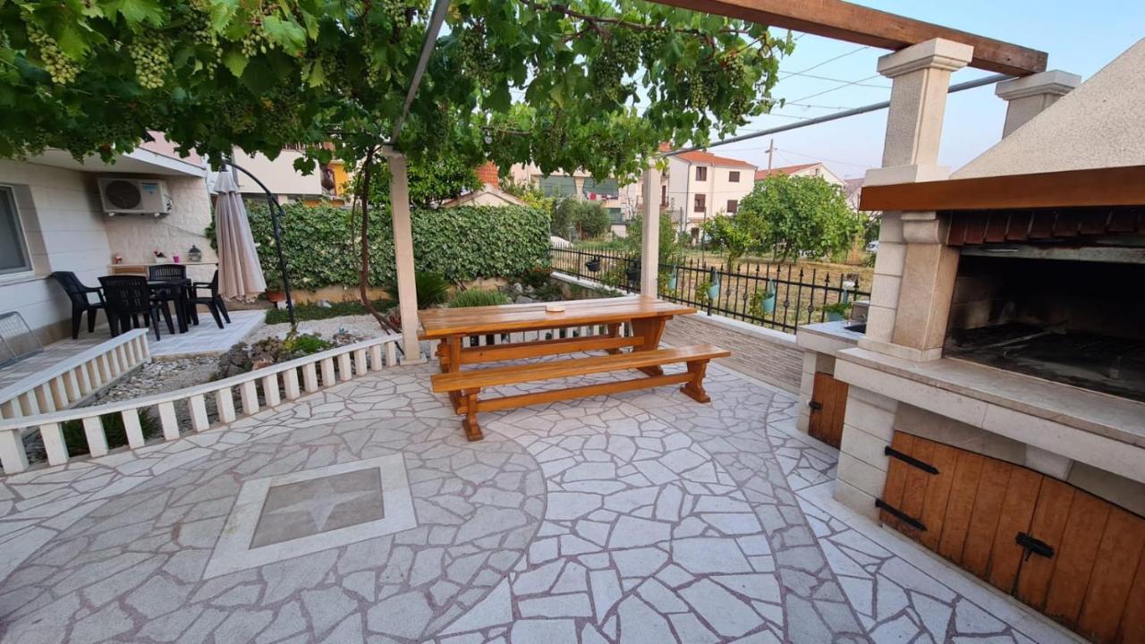 Apartments Pavlinovic Kaštela Εξωτερικό φωτογραφία