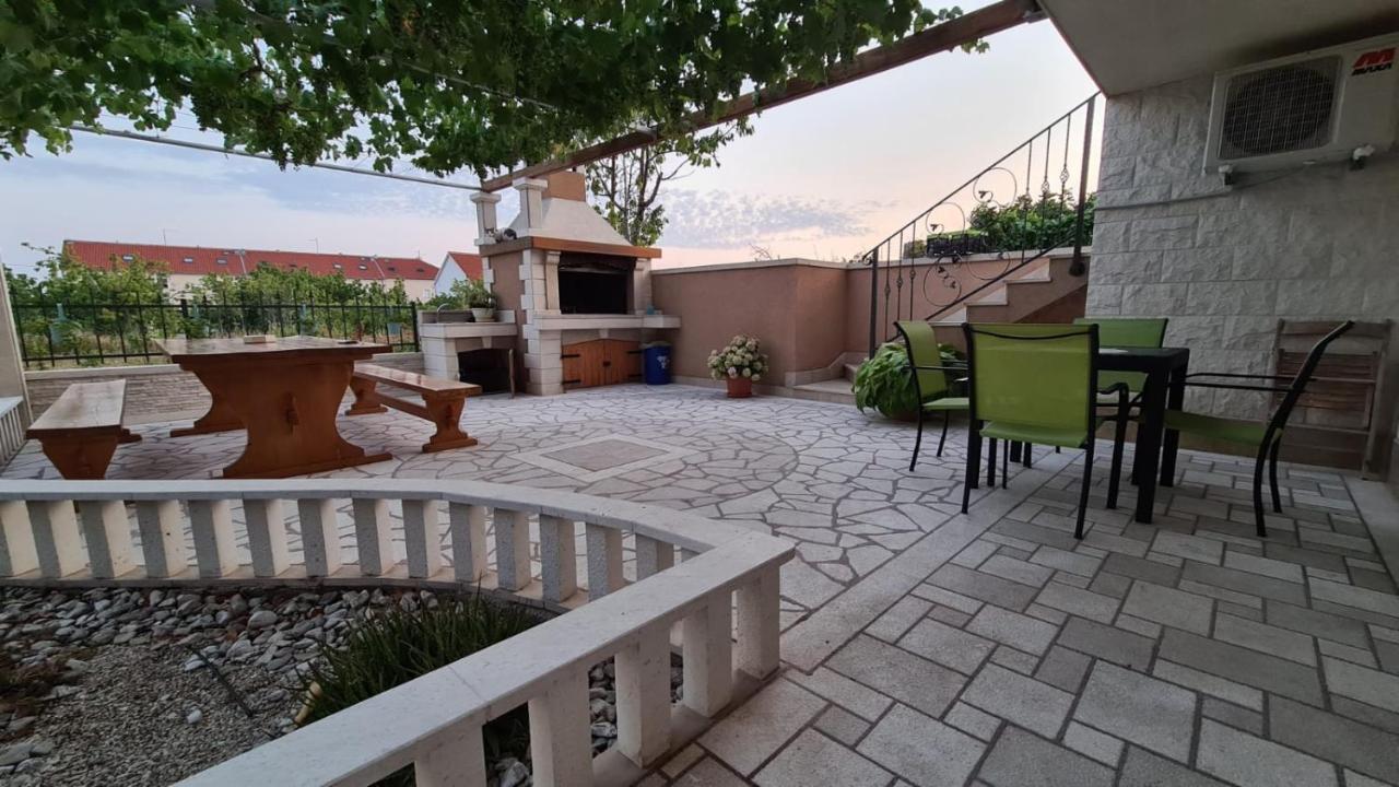 Apartments Pavlinovic Kaštela Εξωτερικό φωτογραφία