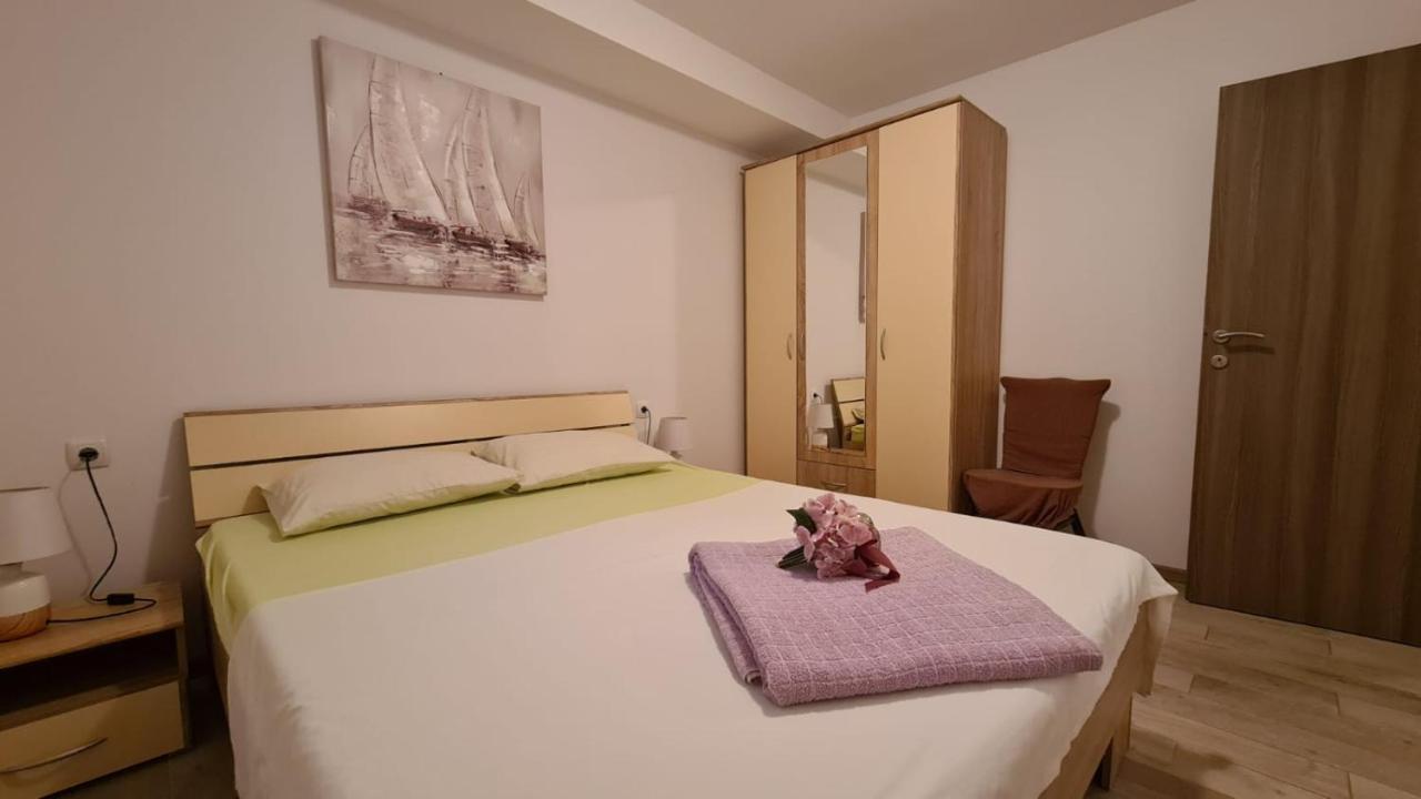 Apartments Pavlinovic Kaštela Εξωτερικό φωτογραφία