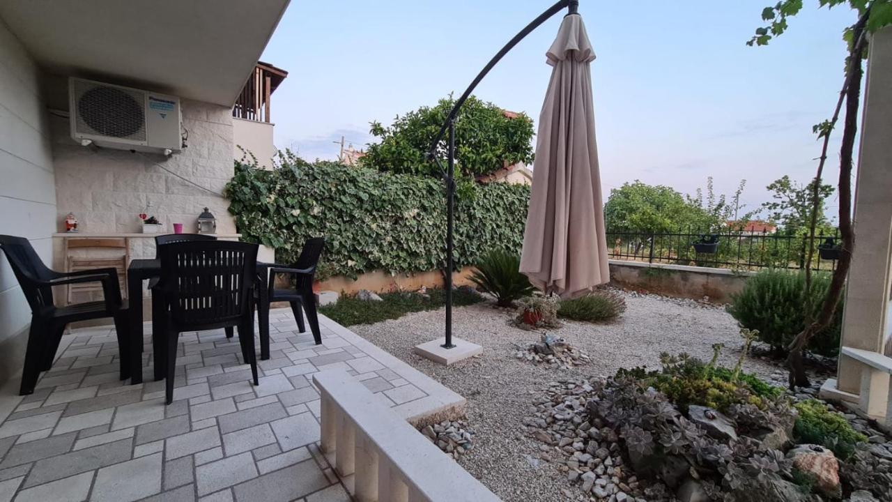Apartments Pavlinovic Kaštela Εξωτερικό φωτογραφία