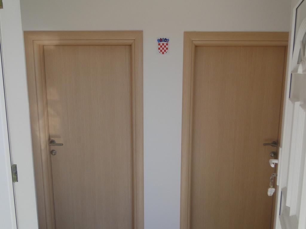 Apartments Pavlinovic Kaštela Εξωτερικό φωτογραφία